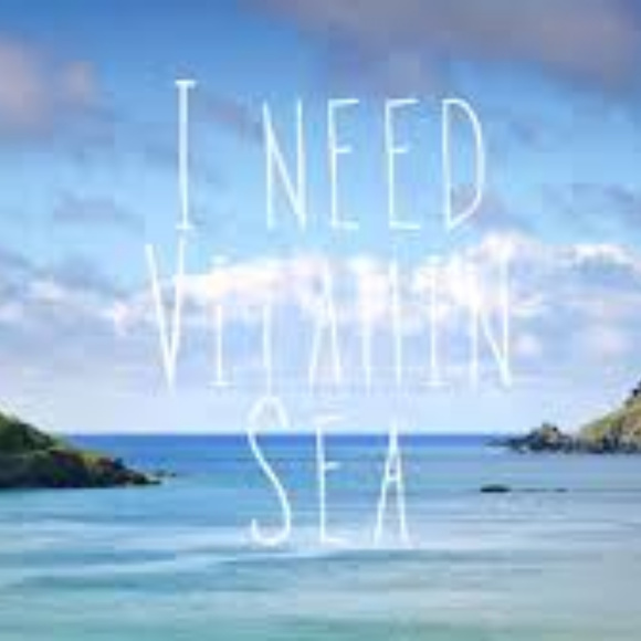 CLOTHES, SHOES, HANDBAGS, SUNGLASSES AND JEWELRY - Picture 2 of 2